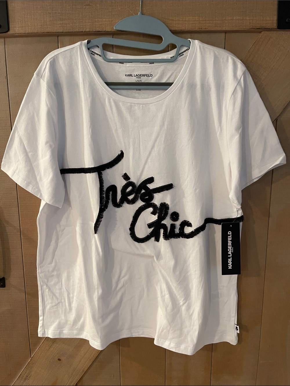 Karl Lagerfeld White Short-Sleeve 'Très Chic' Graphic Tee